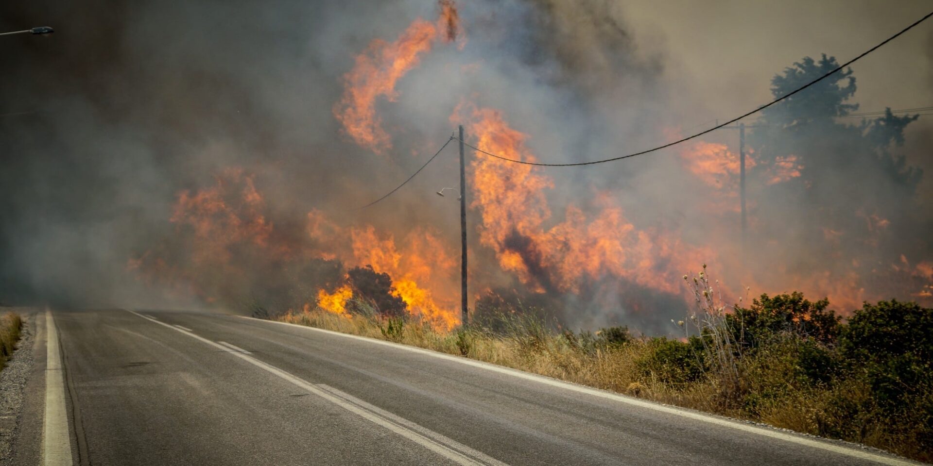 Εικόνα από τη φωτιά στη Ρόδο