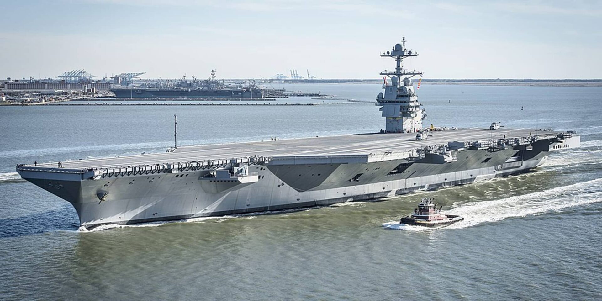 Το αεροπλανοφόρο USS Gerald R. Ford των ΗΠΑ στον Πειραιά