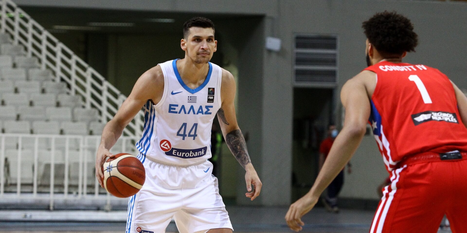 Ο Ντίνος Μήτογλου