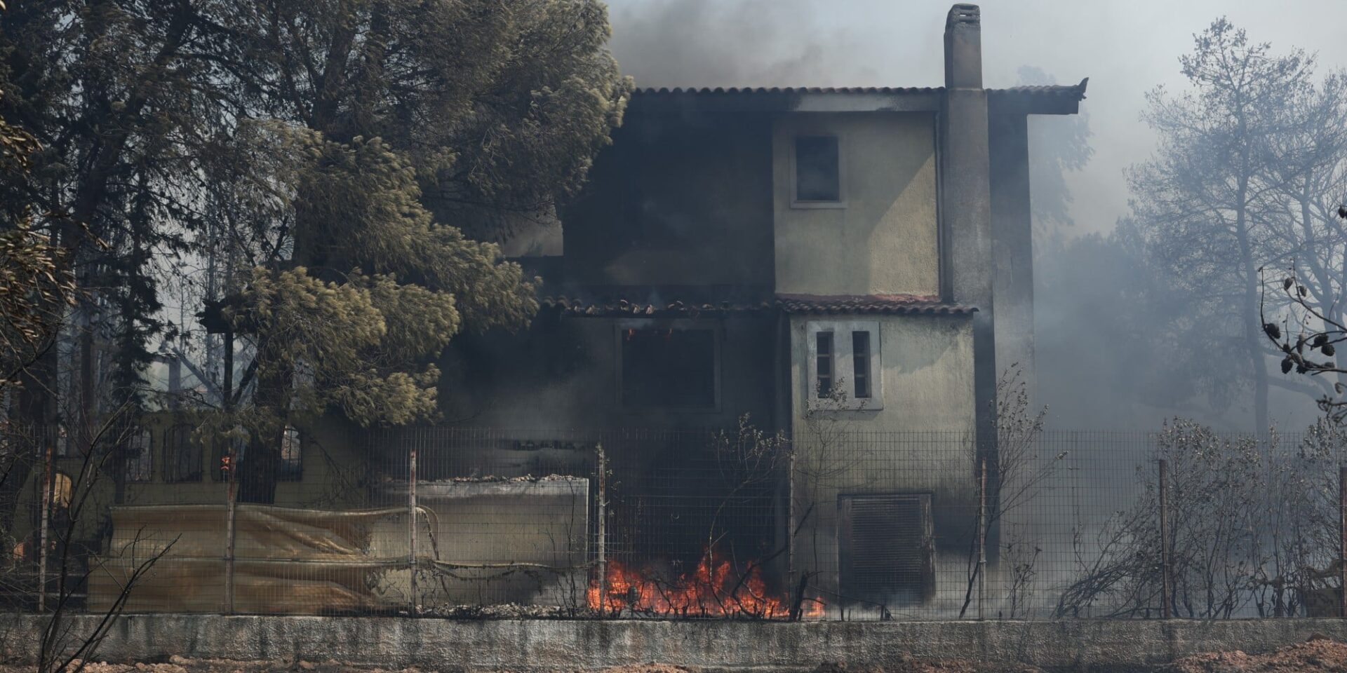 Εικόνα από τη φωτιά στον Νέο Κουβαρά