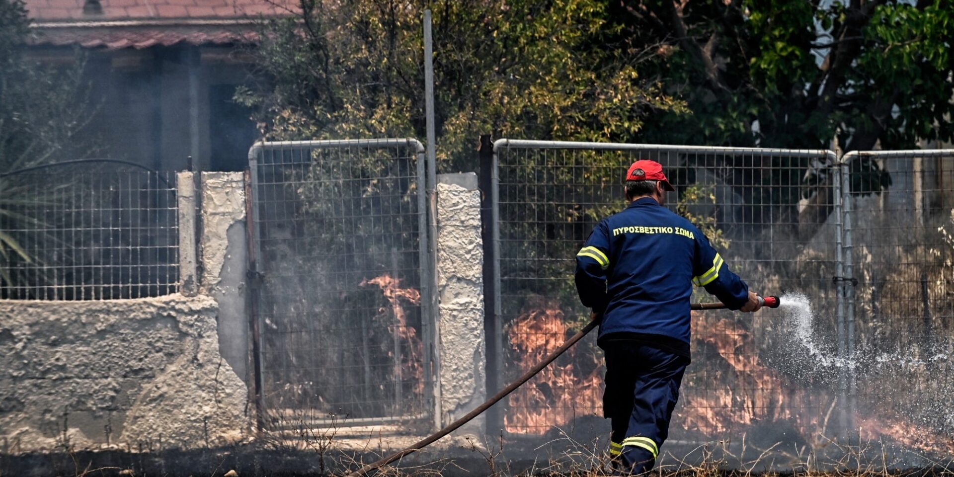 Φωτιά στο Λουτράκι