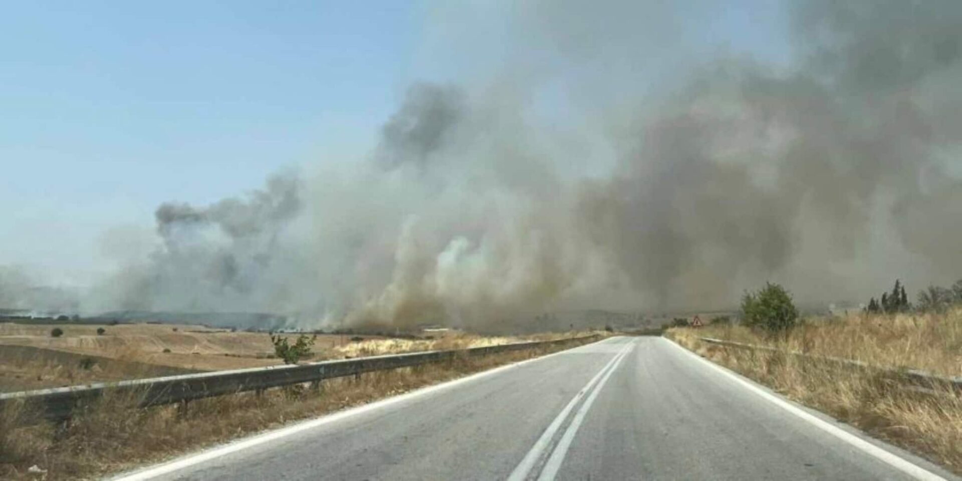 Φωτιά στο Βελεστίνο