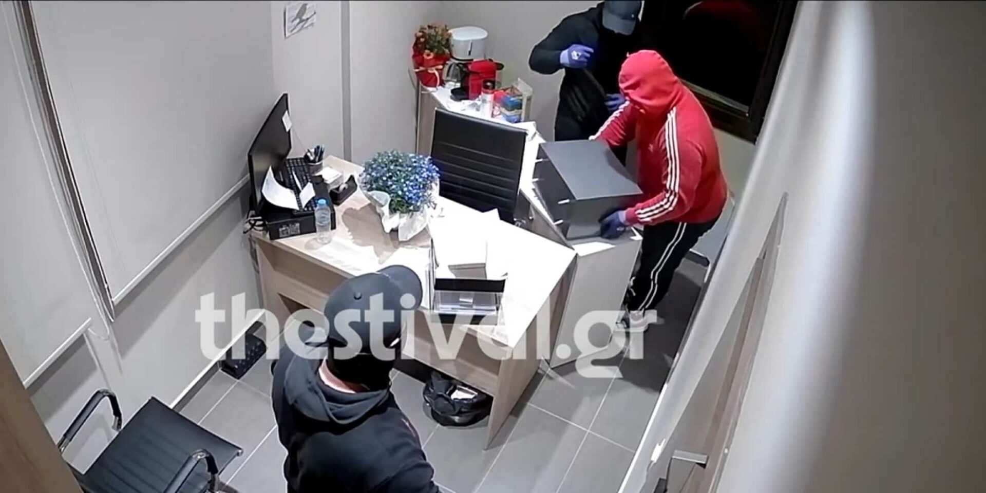 Βίντεο ντοκουμέντο από ληστεία στη Θεσσαλονίκη