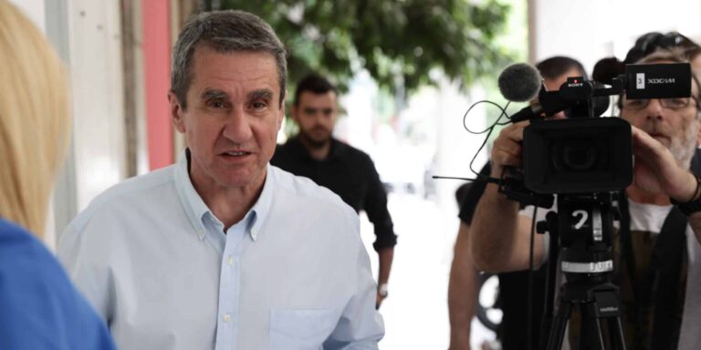 Λοβέρδος: «Ποιος μπορεί να αμφισβητήσει τον Μητσοτάκη; Θα τον έχουν άλλα 50 χρόνια»