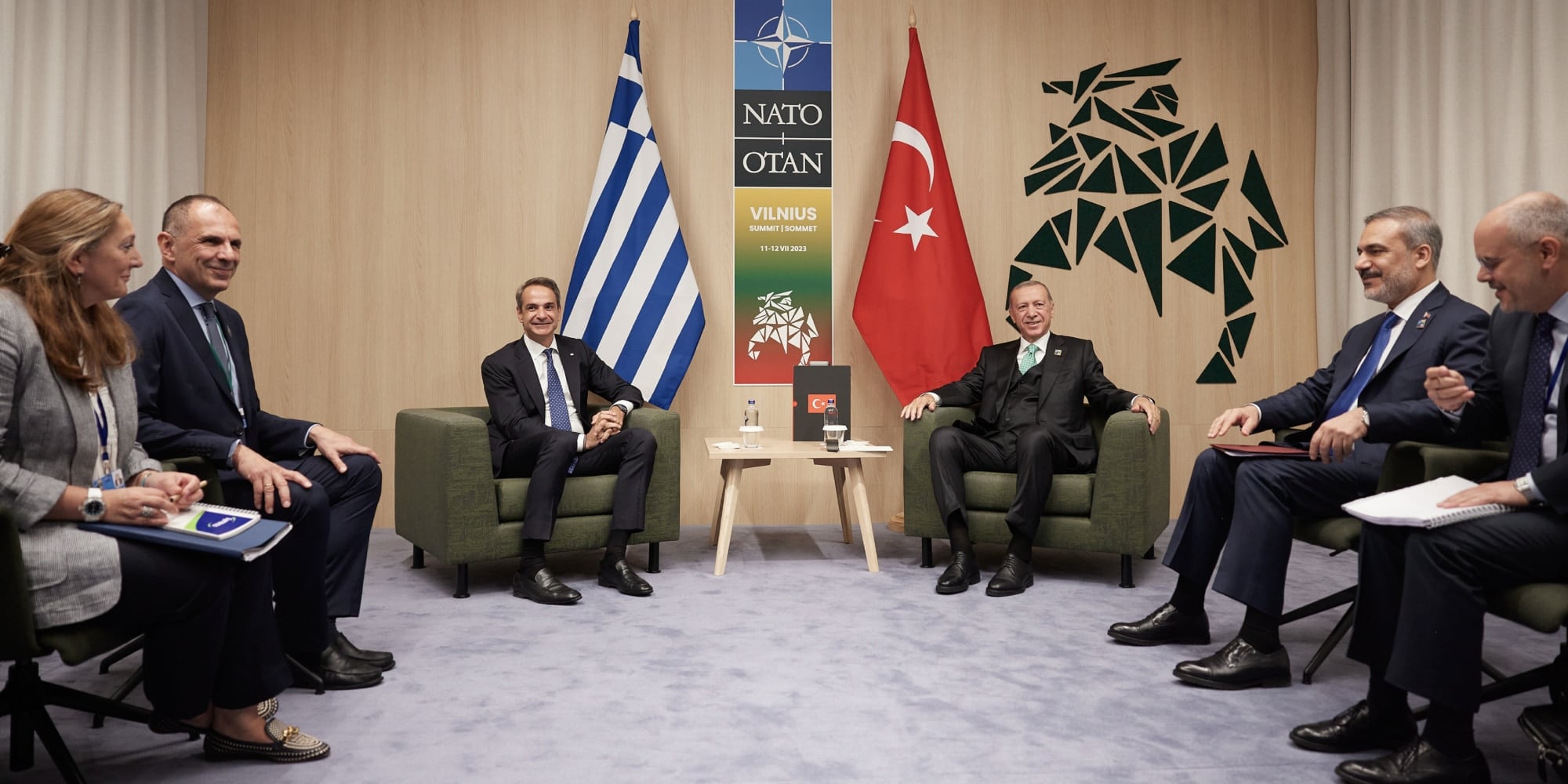 Ολοκληρώθηκε η συνάντηση Μητσοτάκη – Ερντογάν – Οι πρώτες εικόνες