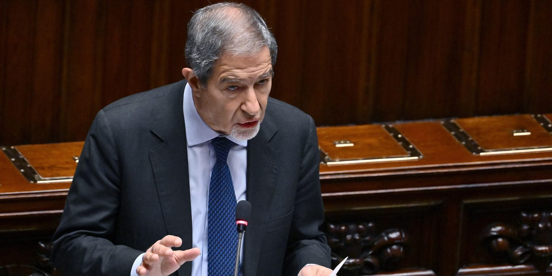 O Ιταλός υπουργός πολιτικής προστασίας, Νέλο Μουζουμέτσι