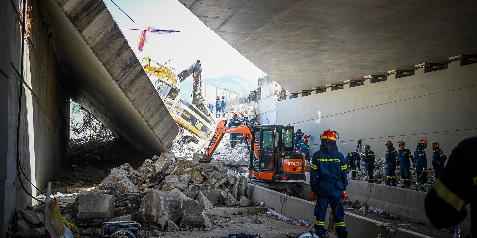 Η πεσμένη γέφυρα στην Πάτρα