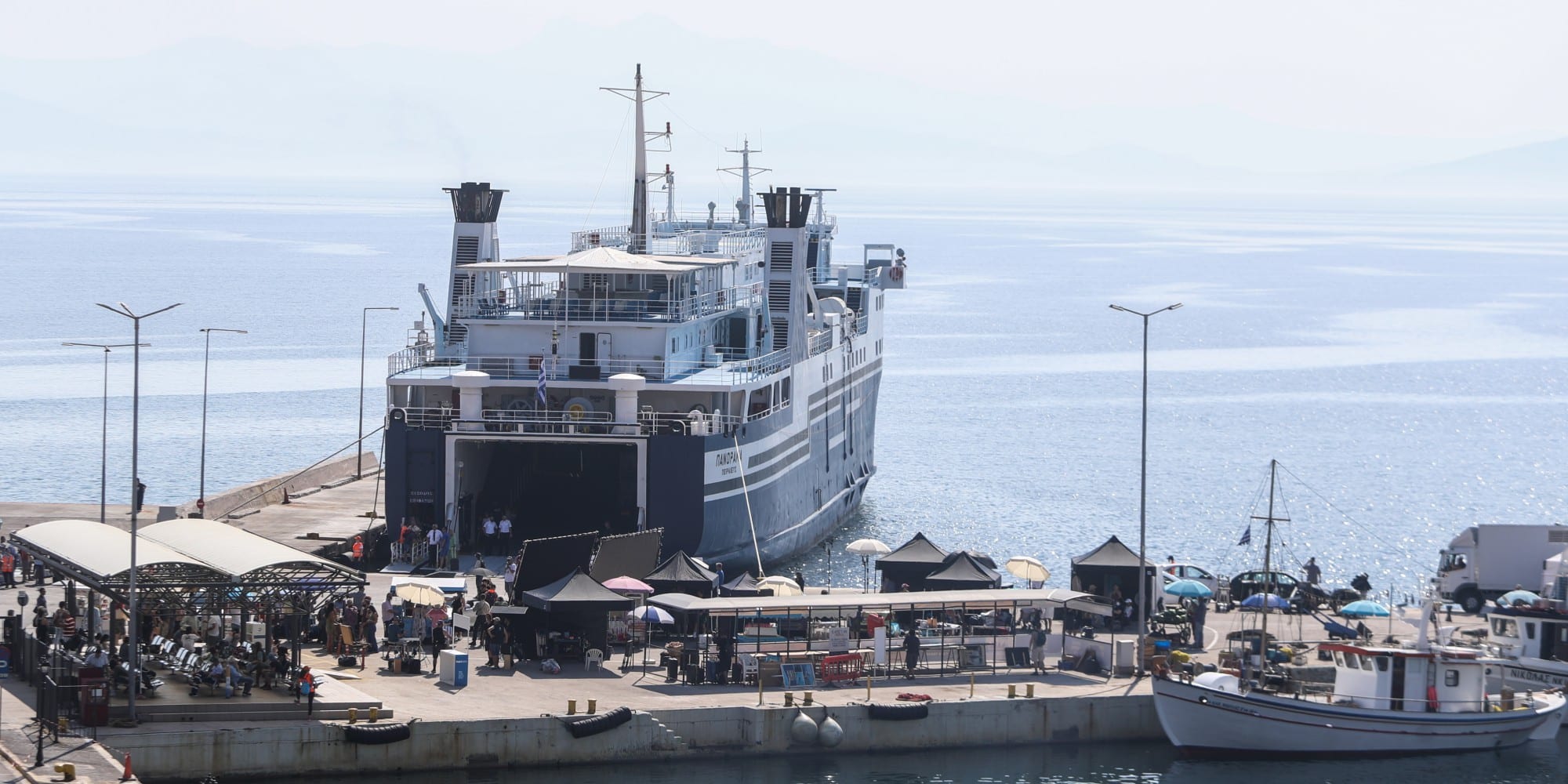 Πλοίο στο λιμάνι της Ραφήνας