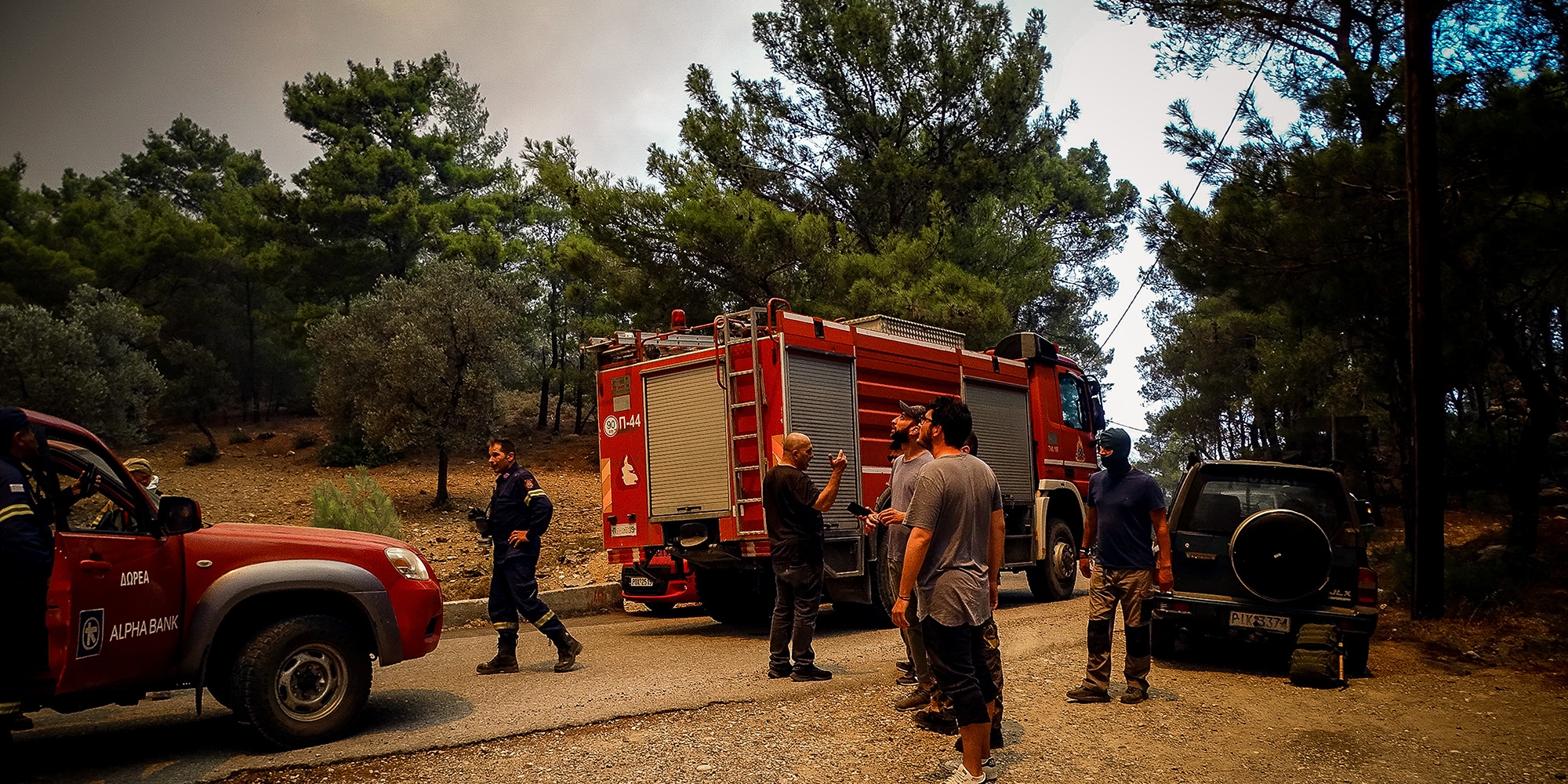 Κυβερνητικό κλιμάκιο ταξιδεύει στη Ρόδο για τις φωτιές