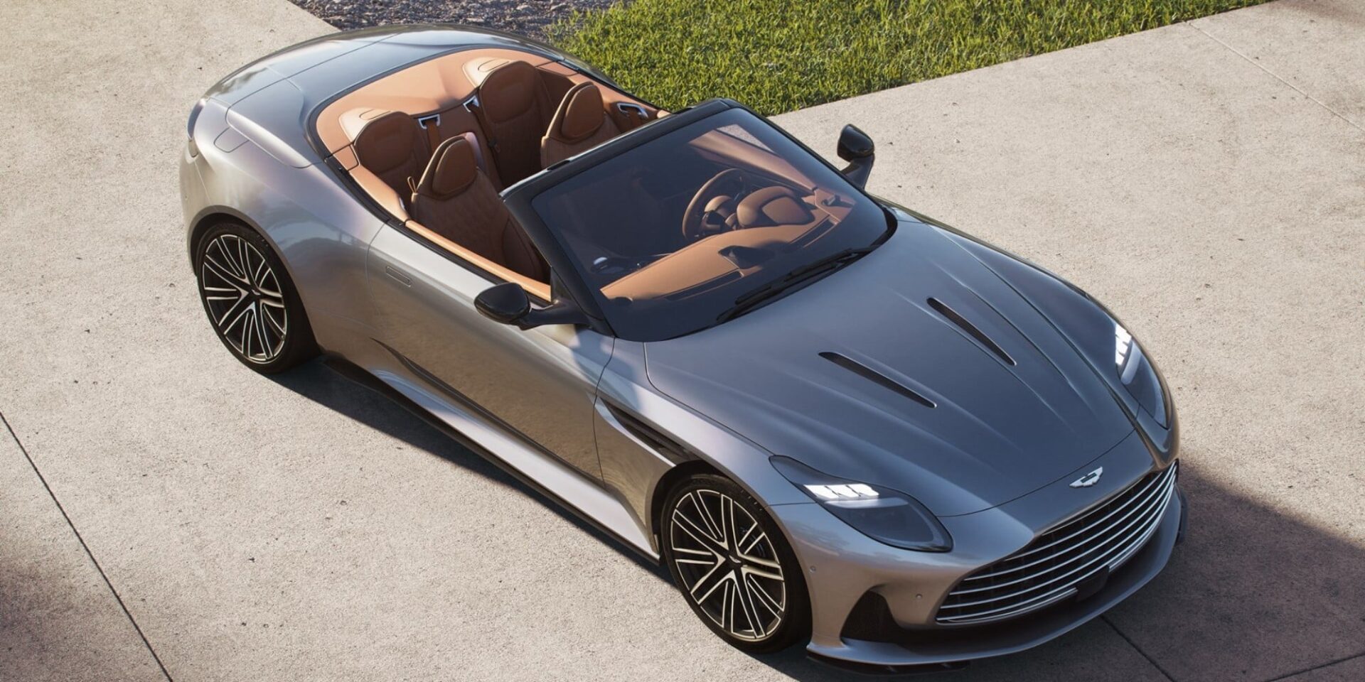 Η Aston Martin DB12 Volante