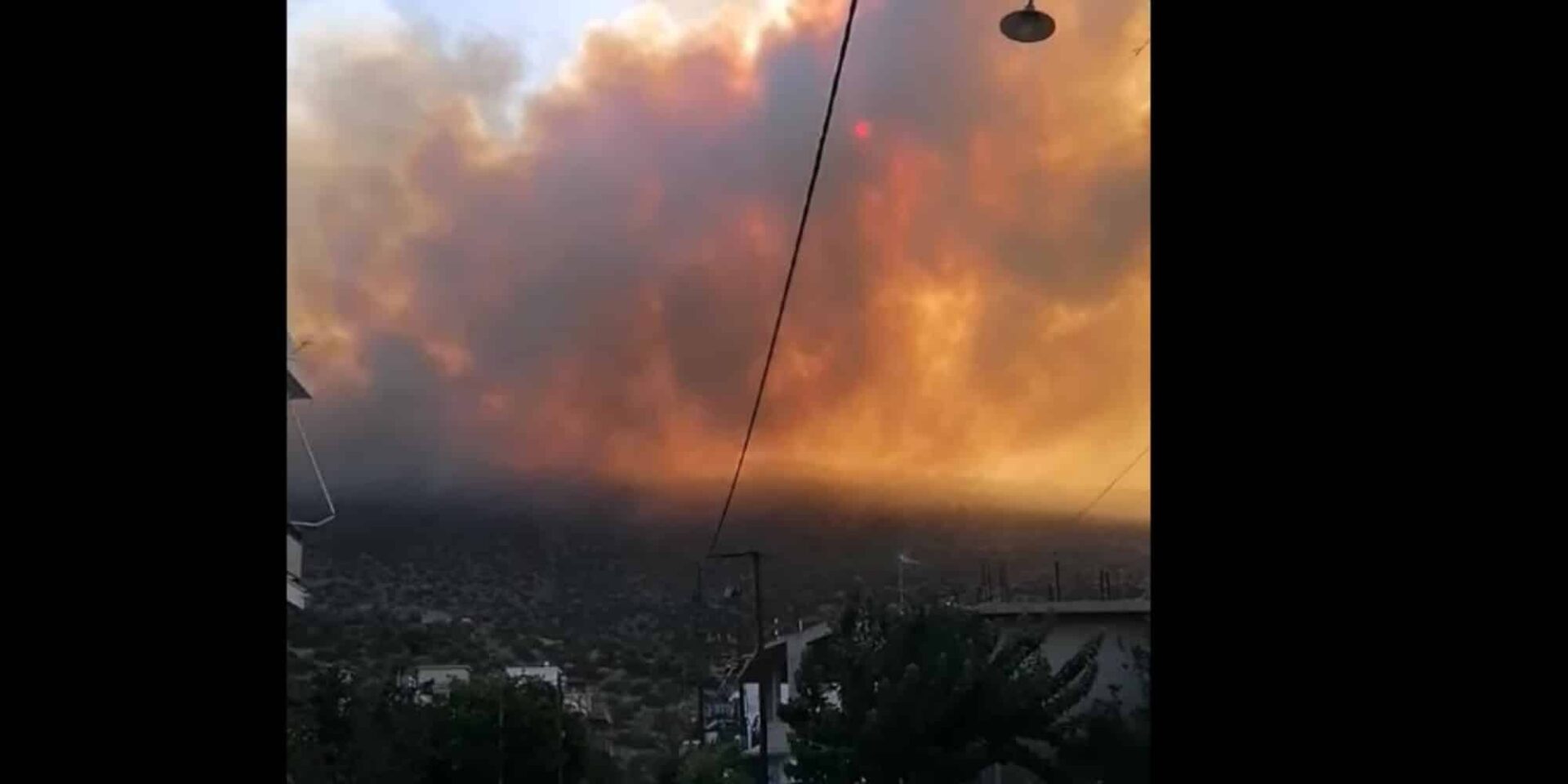 Εικόνα από τη φωτιά στον Πρόδρομο