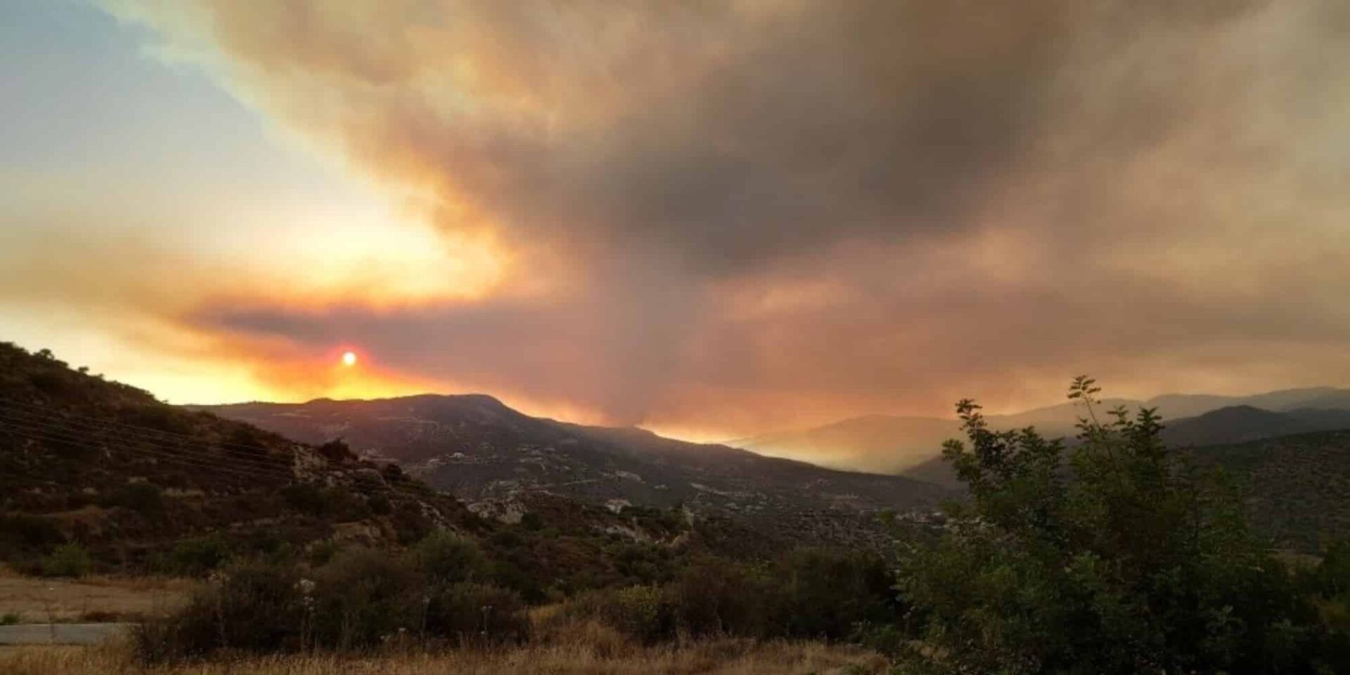 Εικόνα από τη φωτιά στη Λεμεσό