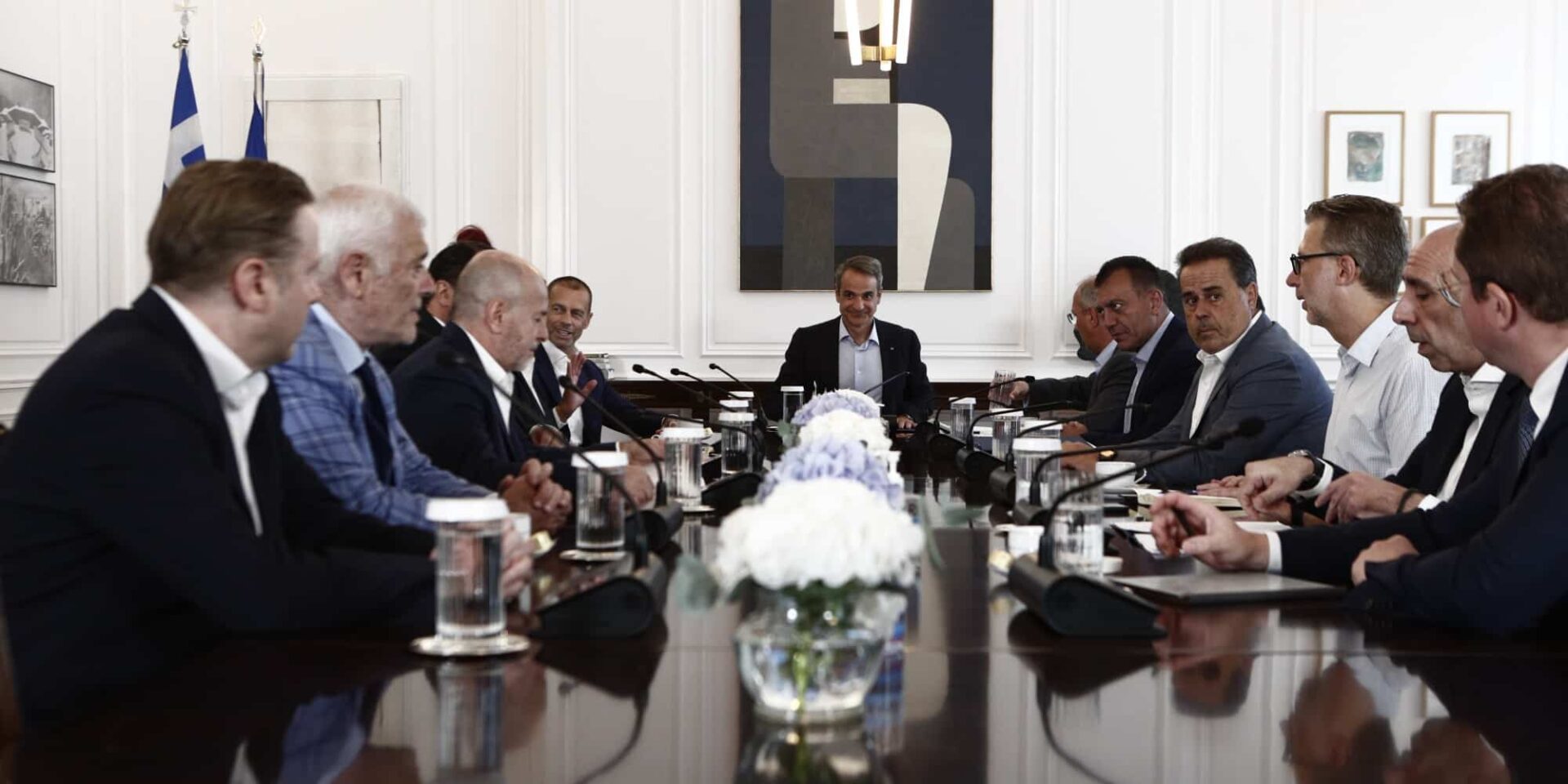 Σύσκεψη Μητσοτάκη και Τσέφεριν με τους «Big-4»