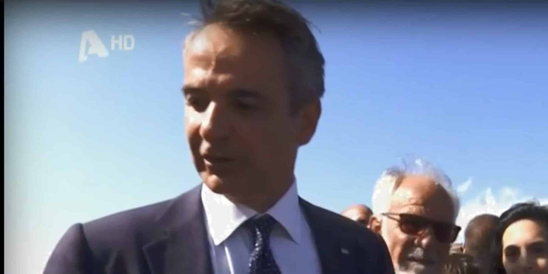 Ο Κυριάκος Μητσοτάκης για το κορδόνι της ρεπόρτερ