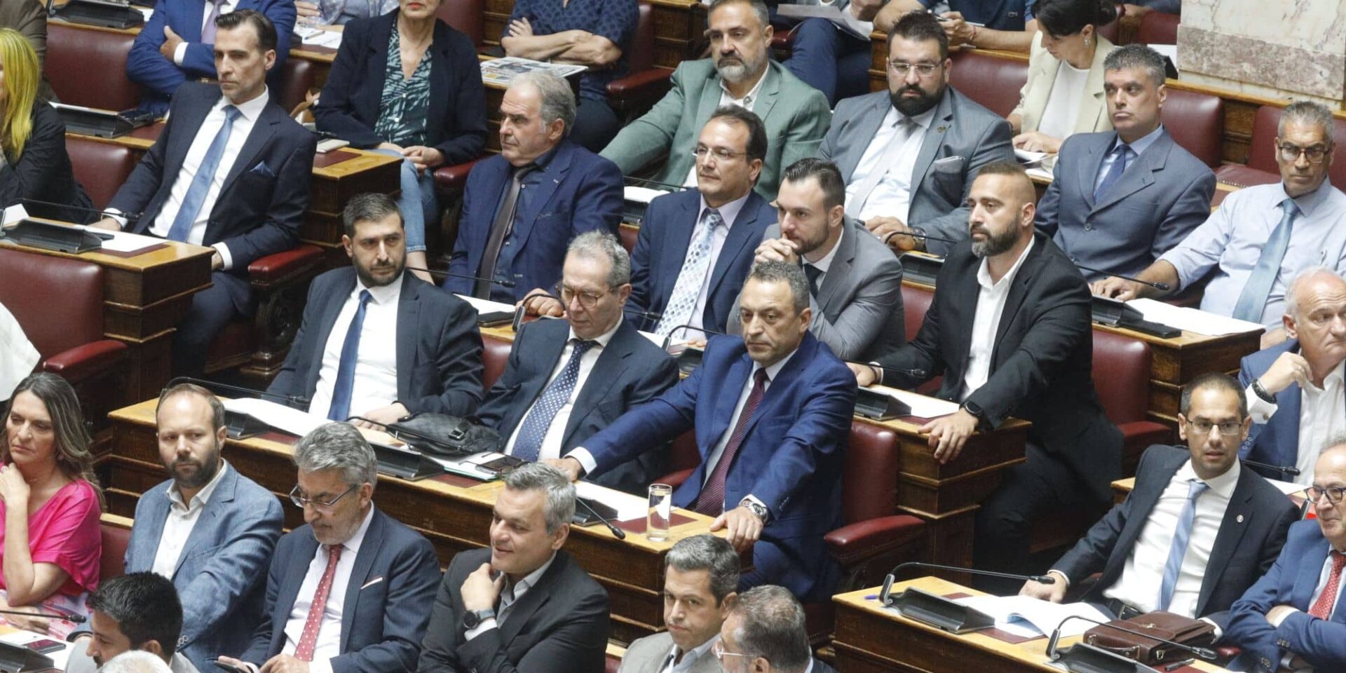 Oι «Σπαρτιάτες» στη Βουλή