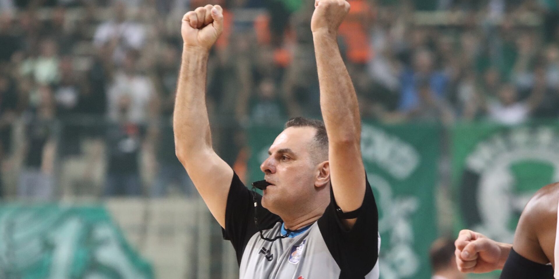 Ο διαιτητής Ηλίας Κορομηλάς