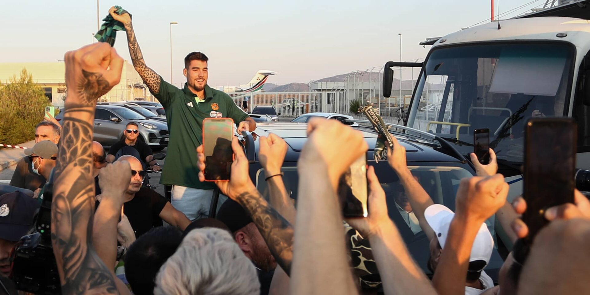Οι φίλοι του Παναθηναϊκού υποδέχτηκαν τον Χουάντσο Ερνανγκόμεθ
