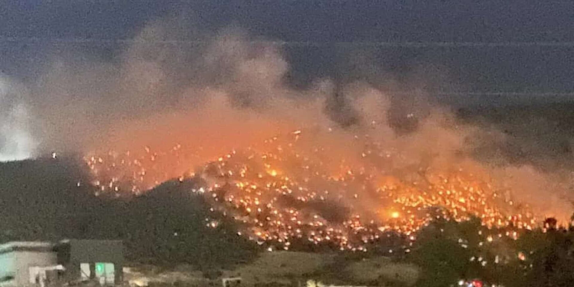 Φωτιά στην περιοχή Σοφό Ασπροπύργου