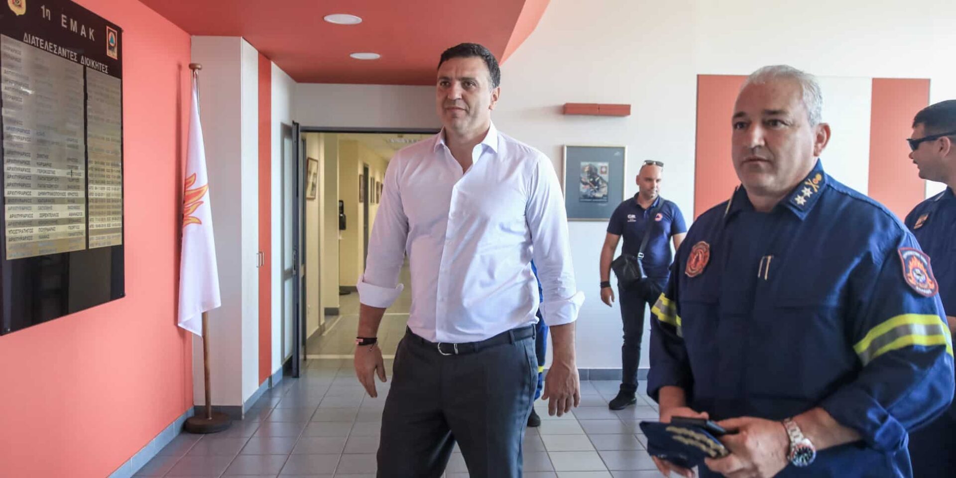 Ο Κικίλιας στις εγκαταστάσεις της 1ης ΕΜΑΚ, στον Ασπρόπυργο