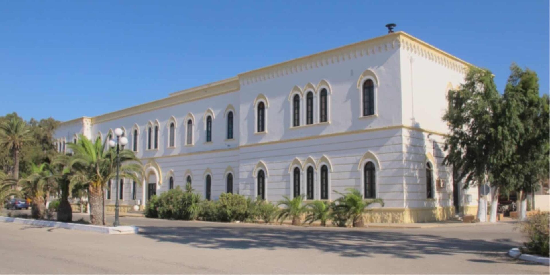 Ο Ναυτικός Στρατώνας στη Λέρο