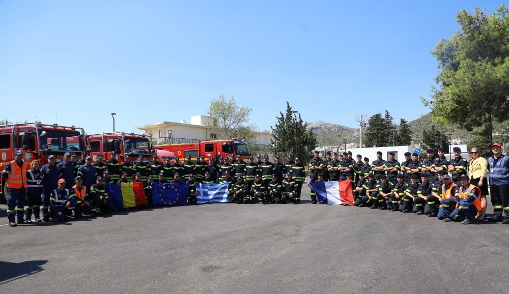 Ρουμάνοι και Γάλλοι πυροσβέστες