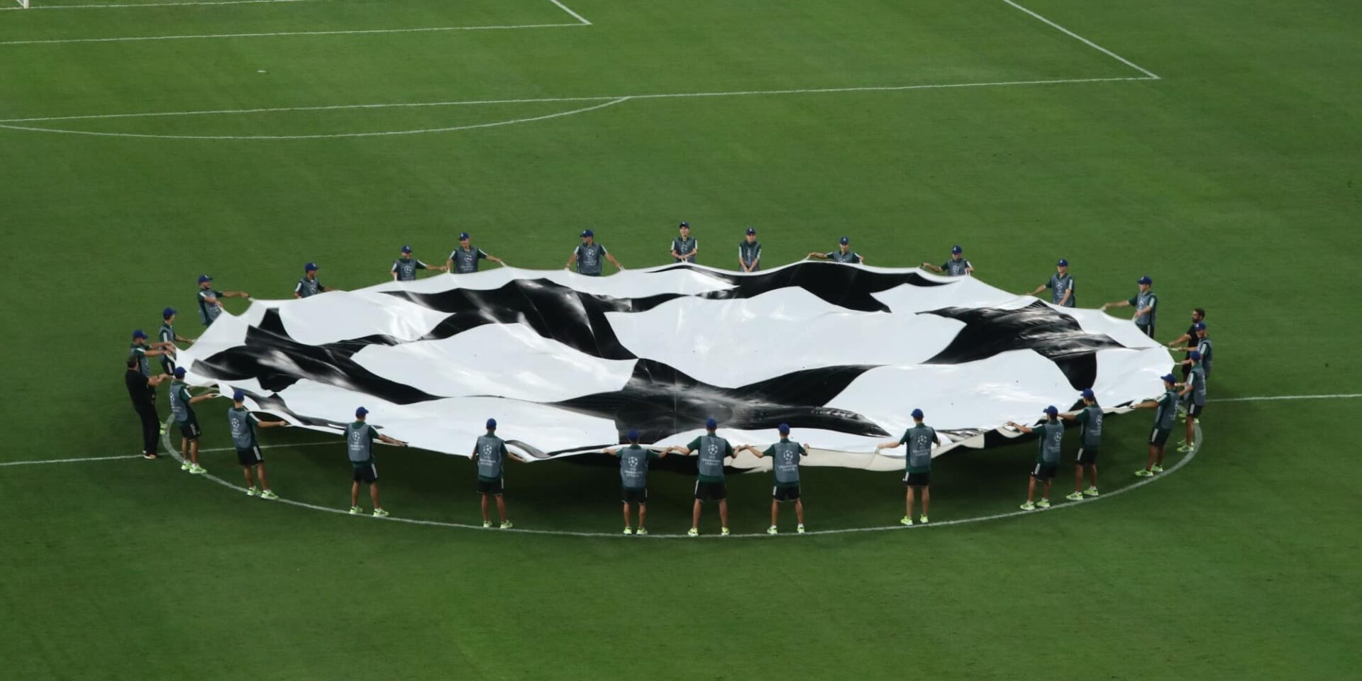 Το σήμα του Champions League - Cosmote TV