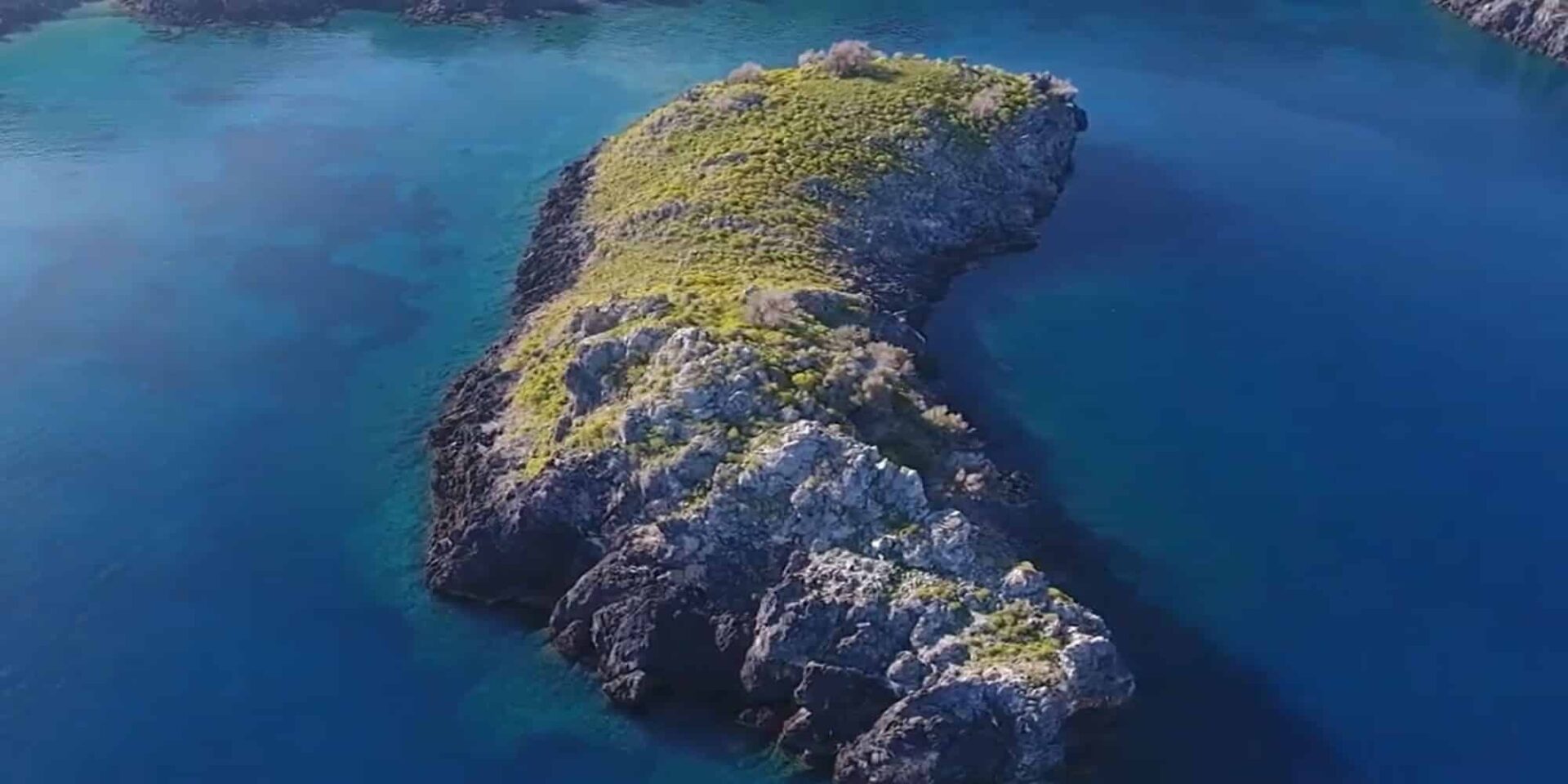 Το νησάκι «Ξεροκάραβος» στην Εύβοια