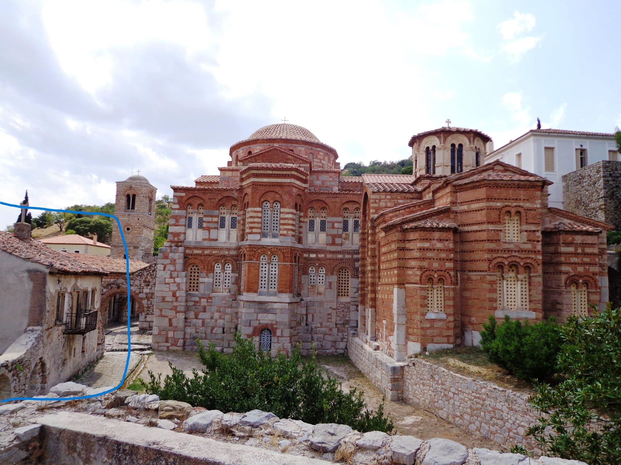 ΦωτογραφίααπόΕΦΑΒοιωτίας μεσημείωσητοκτήριοΙωάσαφ scaled - Μονή Οσίου Λουκά: Εγκρίθηκε η αποκατάσταση μετά την φωτιά στη Βοιωτία - Το καλύτερα διατηρημένο μοναστηριακό συγκρότημα της μεσοβυζαντινής περιόδου (εικόνες)