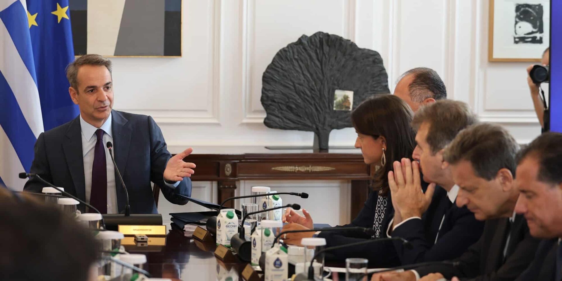 Ο Κυριάκος Μητσοτάκης στο υπουργικό