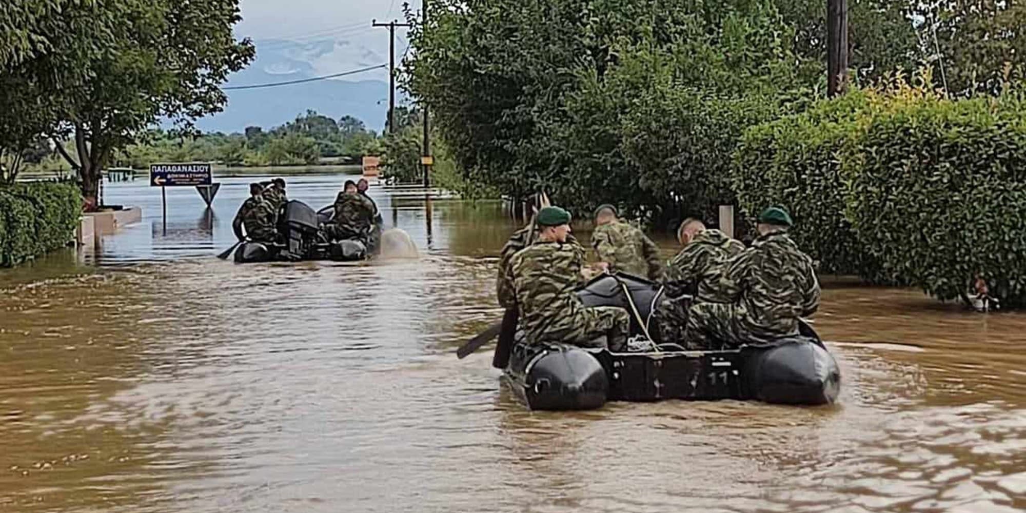 O στρατός στις πλημμύρες