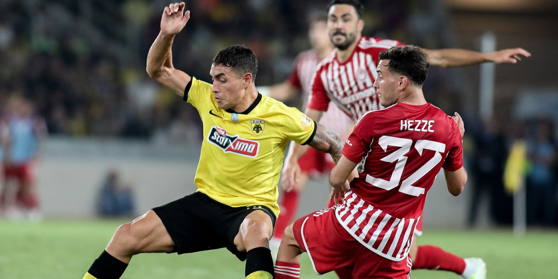 Εικόνα από το ΑΕΚ - Ολυμπιακός για τη Super League