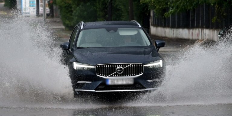 Προσοχή: Αυτό είναι το πρόστιμο άμα βρέξετε πεζό με το αυτοκίνητό σας