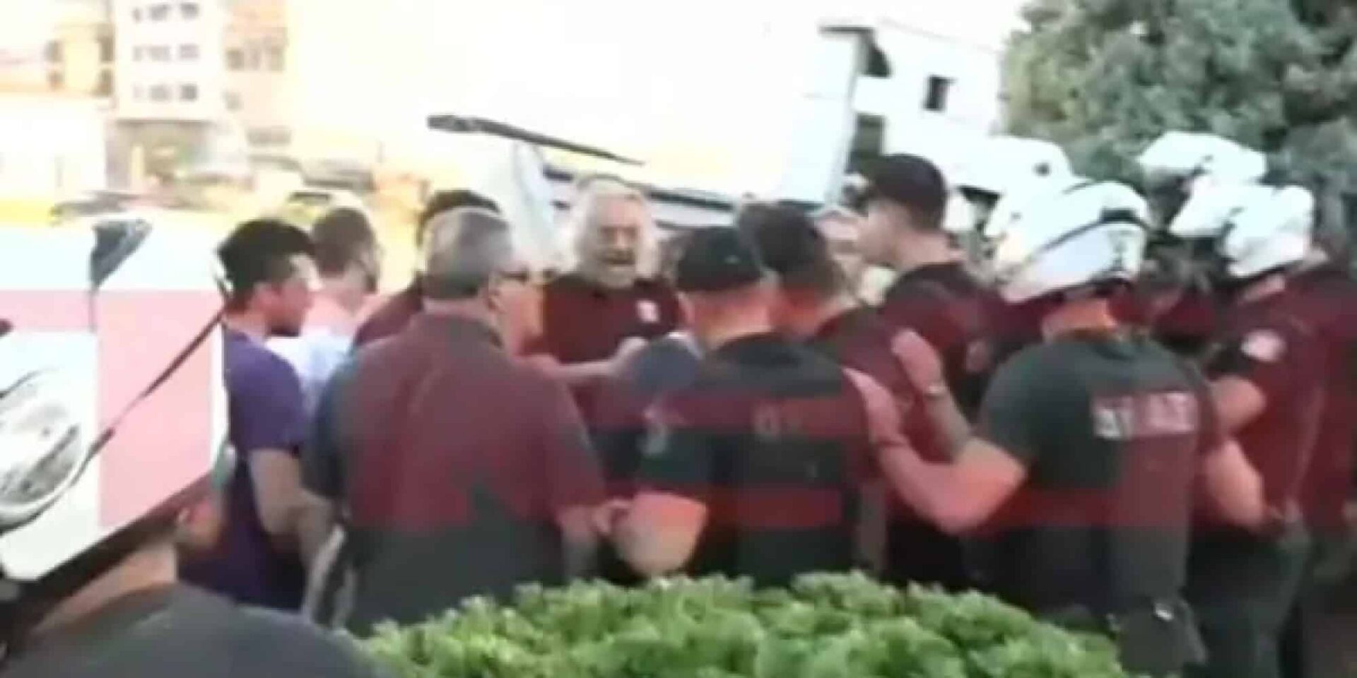 Ένταση στο δημαρχείο Βόλου