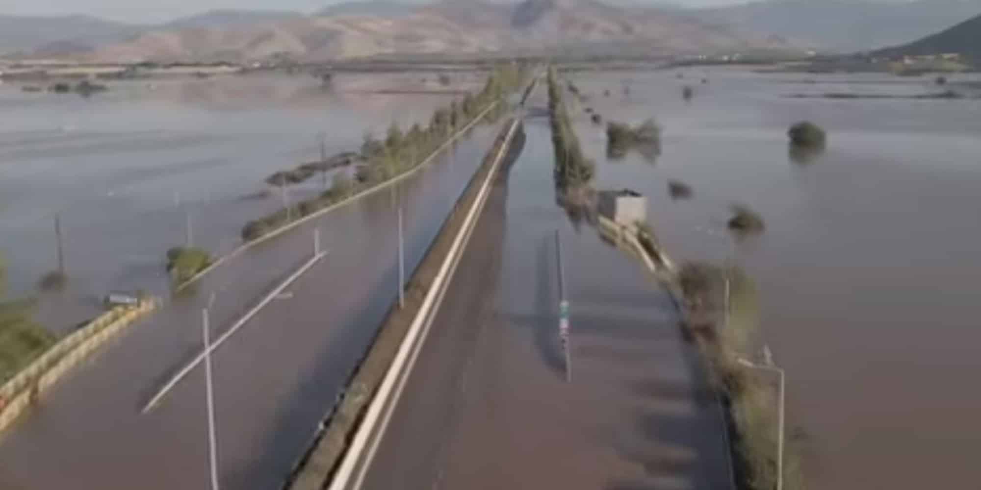 Η πλημμυρισμένη εθνική οδός Αθηνών - Θεσσαλονίκης