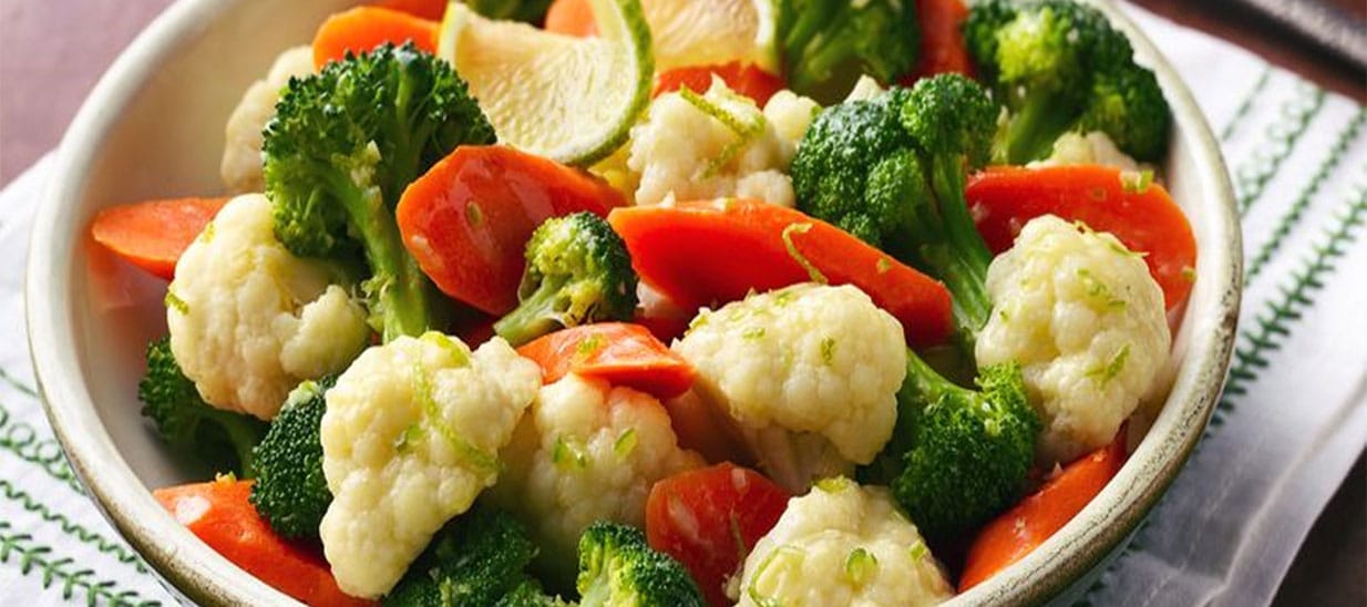 Σαλάτα με νόστιμα βραστά λαχανικά