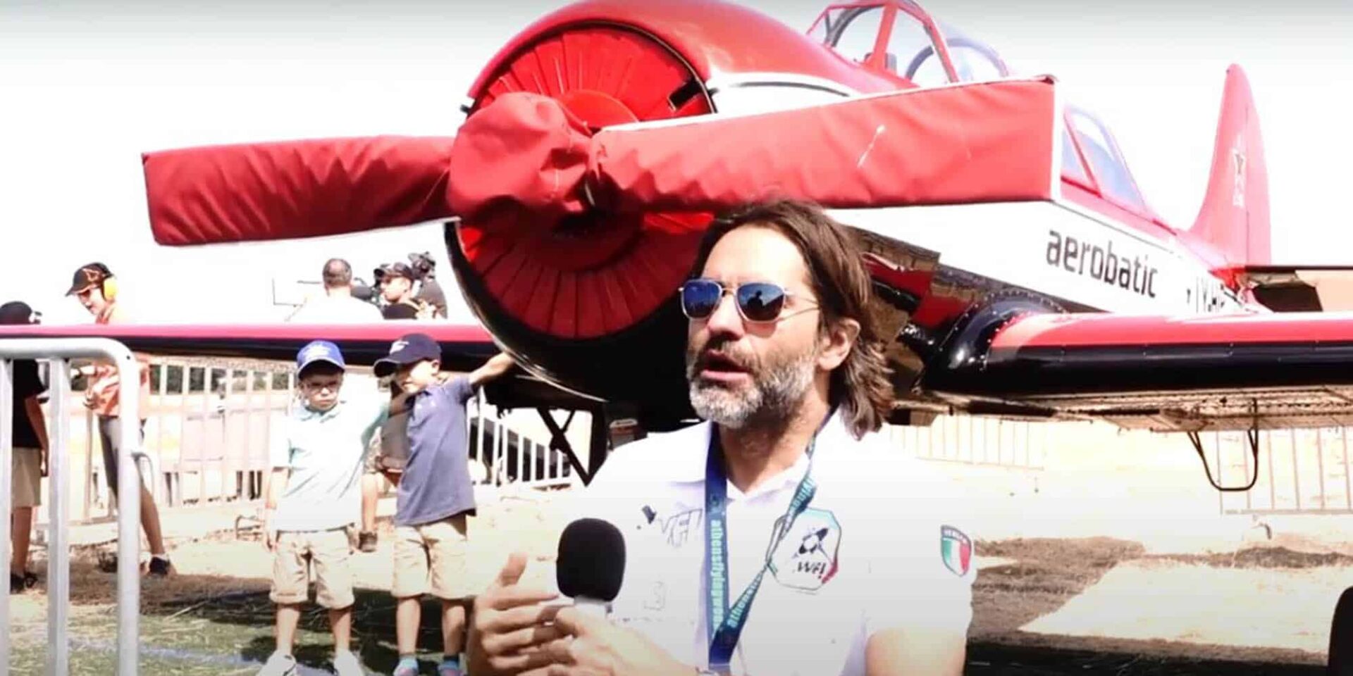 Ένας από τους πιλότους της We Fly! Team