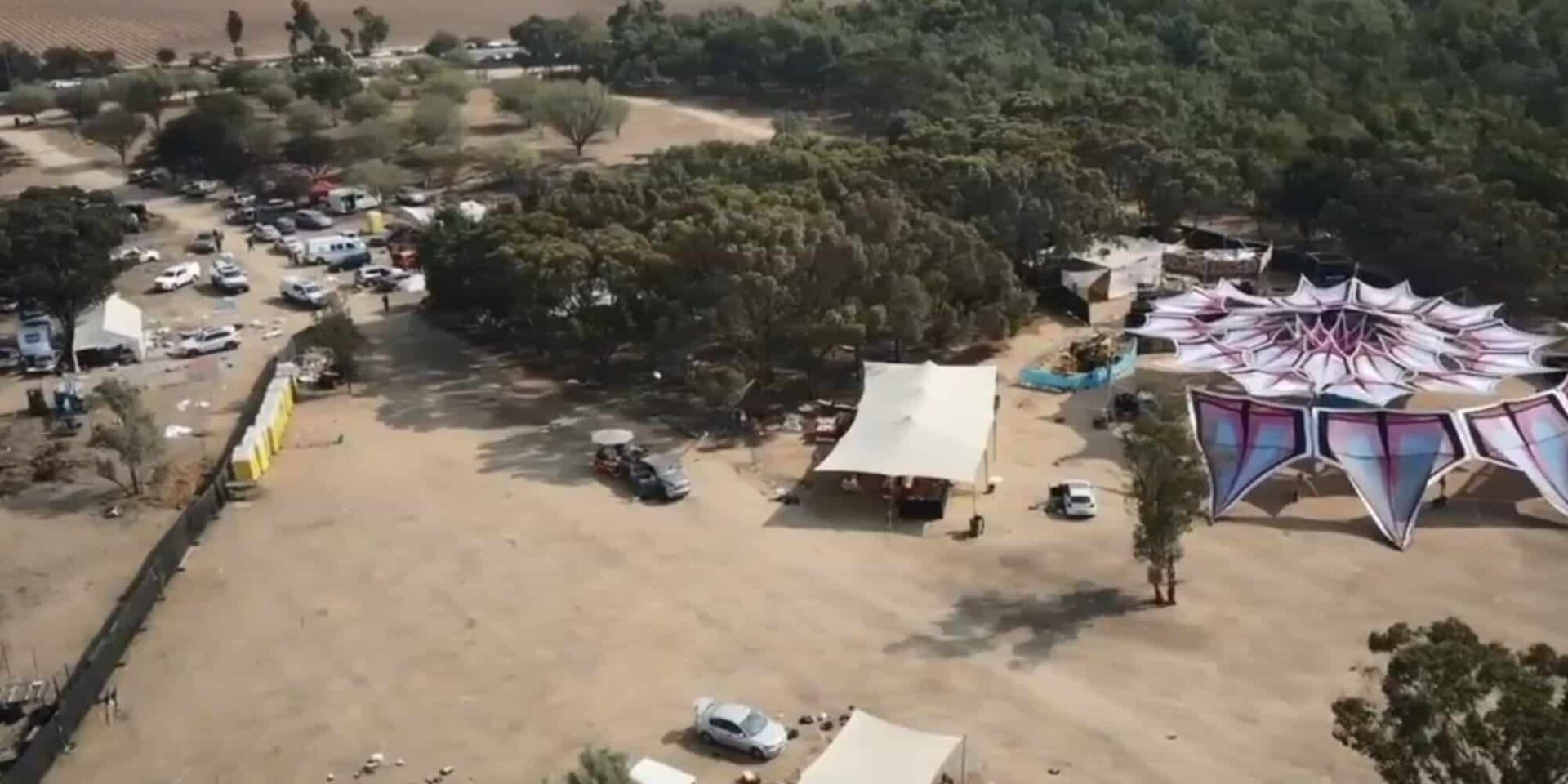 Εικόνα μετά την επίθεση στο φεστιβάλ
