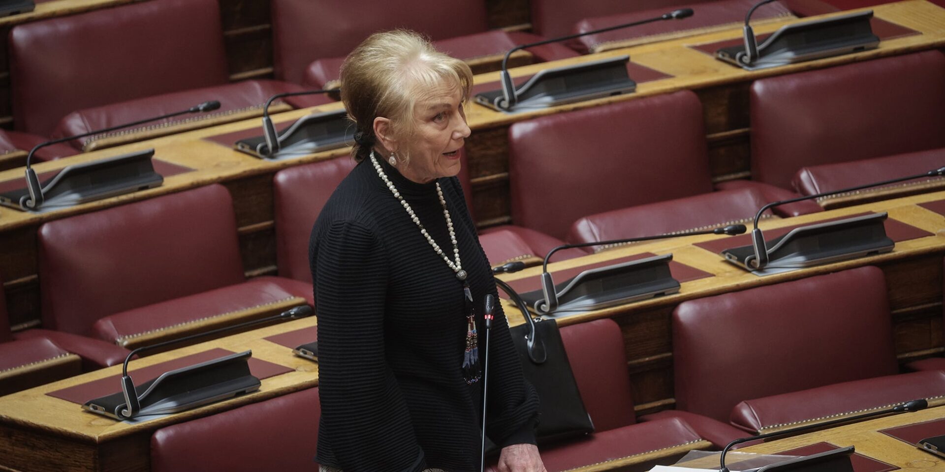 Η Φωτεινή Πιπιλή στη Βουλή