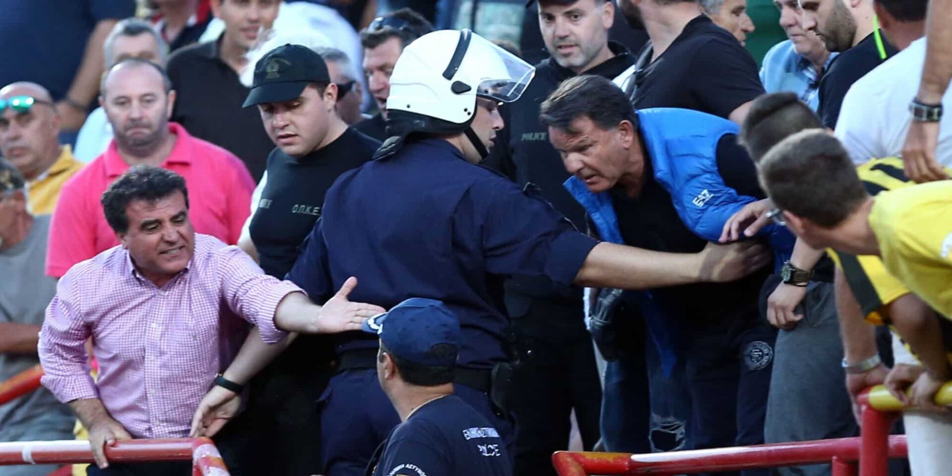 Ο Αλέξης Κούγιας σε γήπεδο