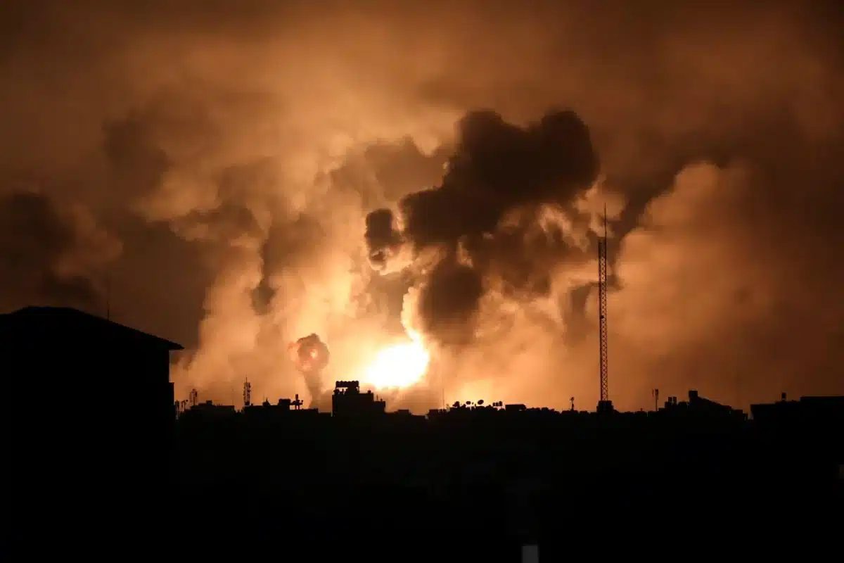 Συνεχίζεται το «σφυροκόπημα» στην Γάζα