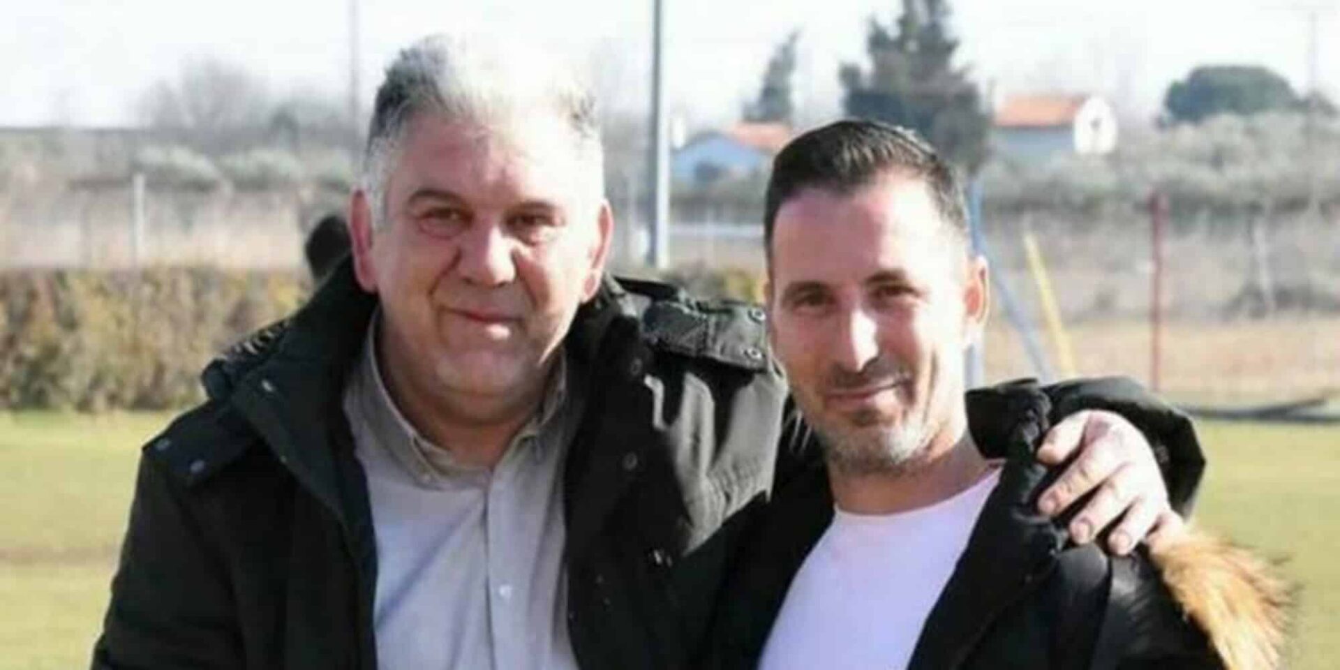 Ο Κώστας Κιάσσος (δεξιά)