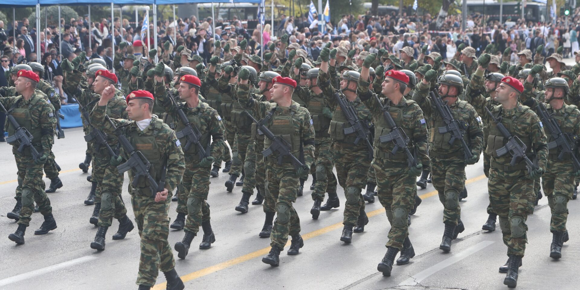 Στρατιωτική παρέλαση
