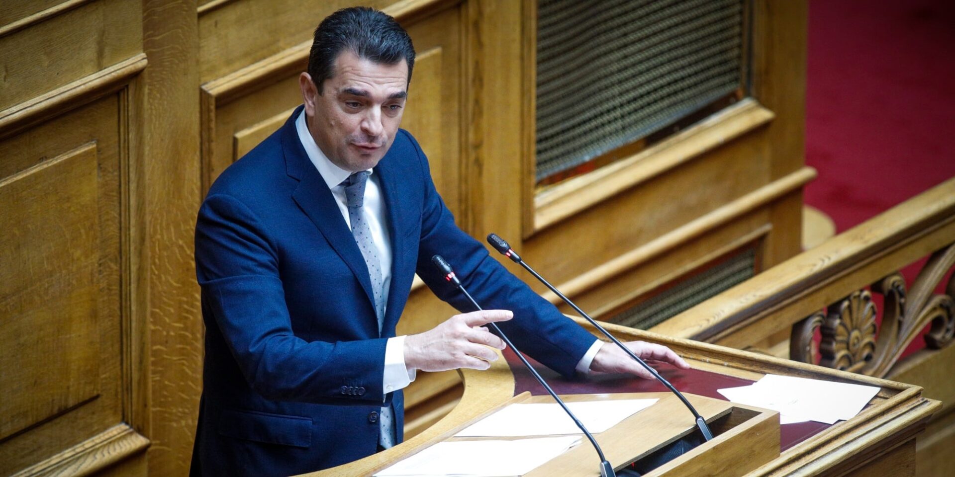 Ο Κώστας Σκρέκας