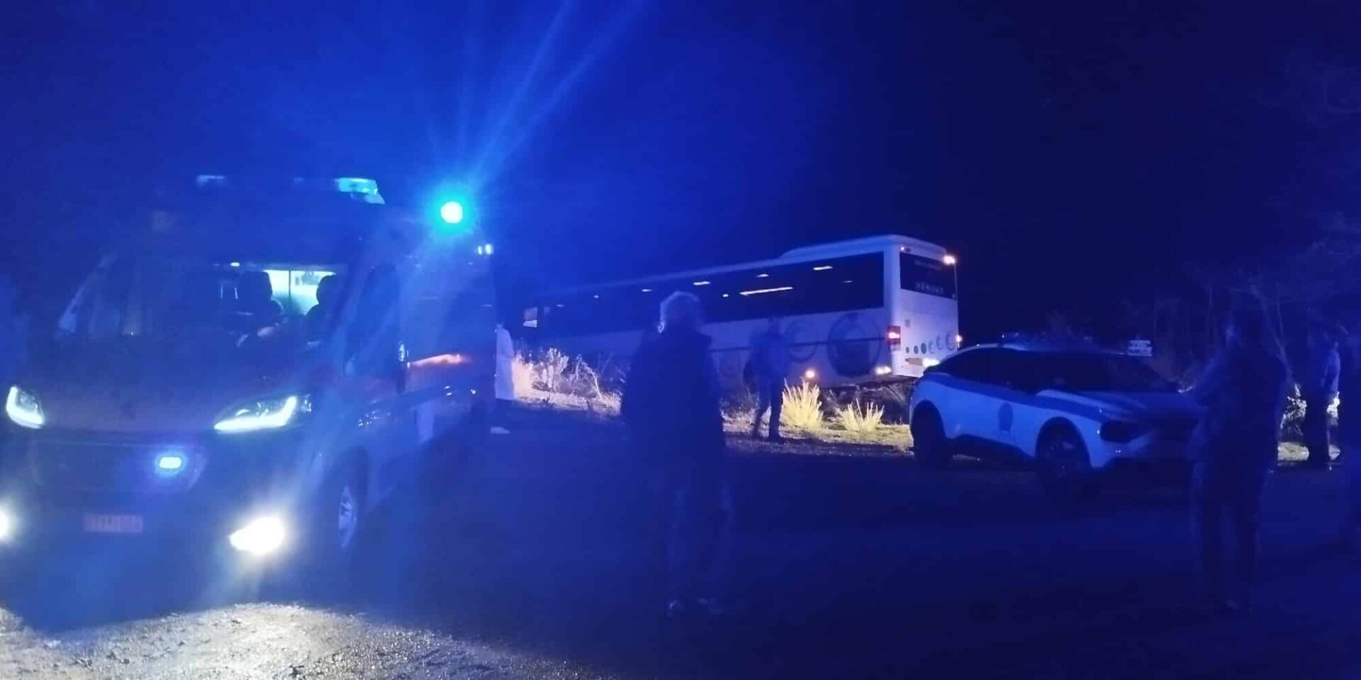 Το λεωφορείο που παραλίγο να πέσει σε γκρεμό