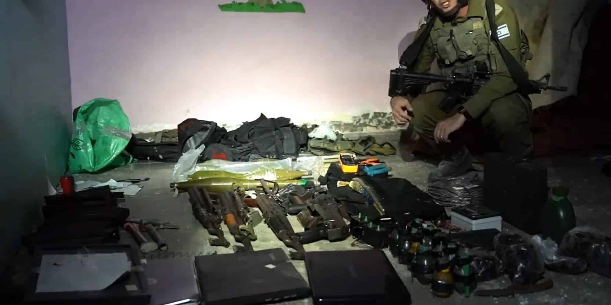 Τα πυρομαχικά που βρέθηκαν σε νοσοκομείο στη Γάζα