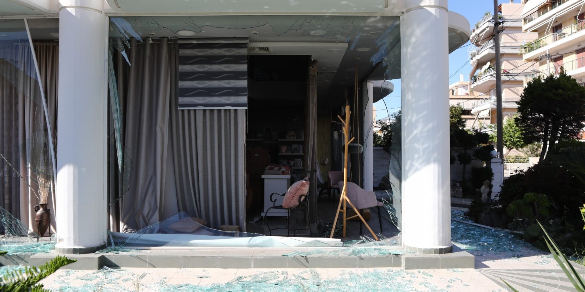 Εικόνα από το μαγαζί του Γκάμαρη μετά την επίθεση