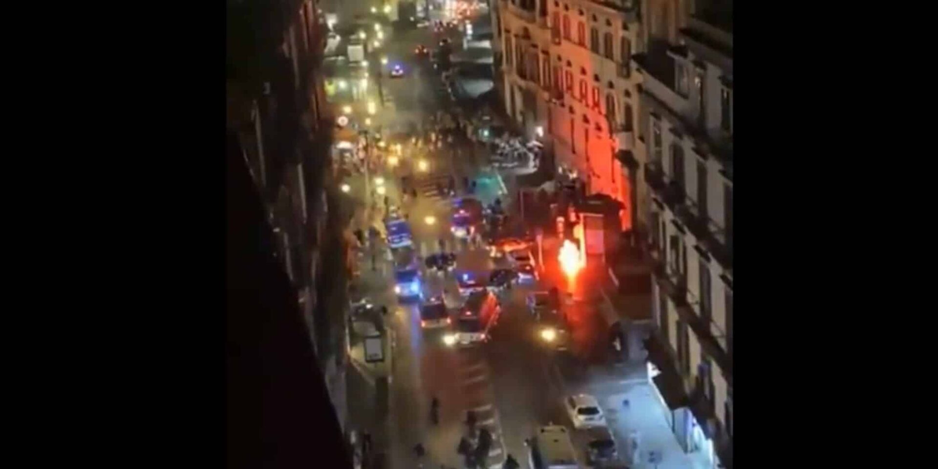 Εικόνα από τα επεισόδια στη Νάπολη