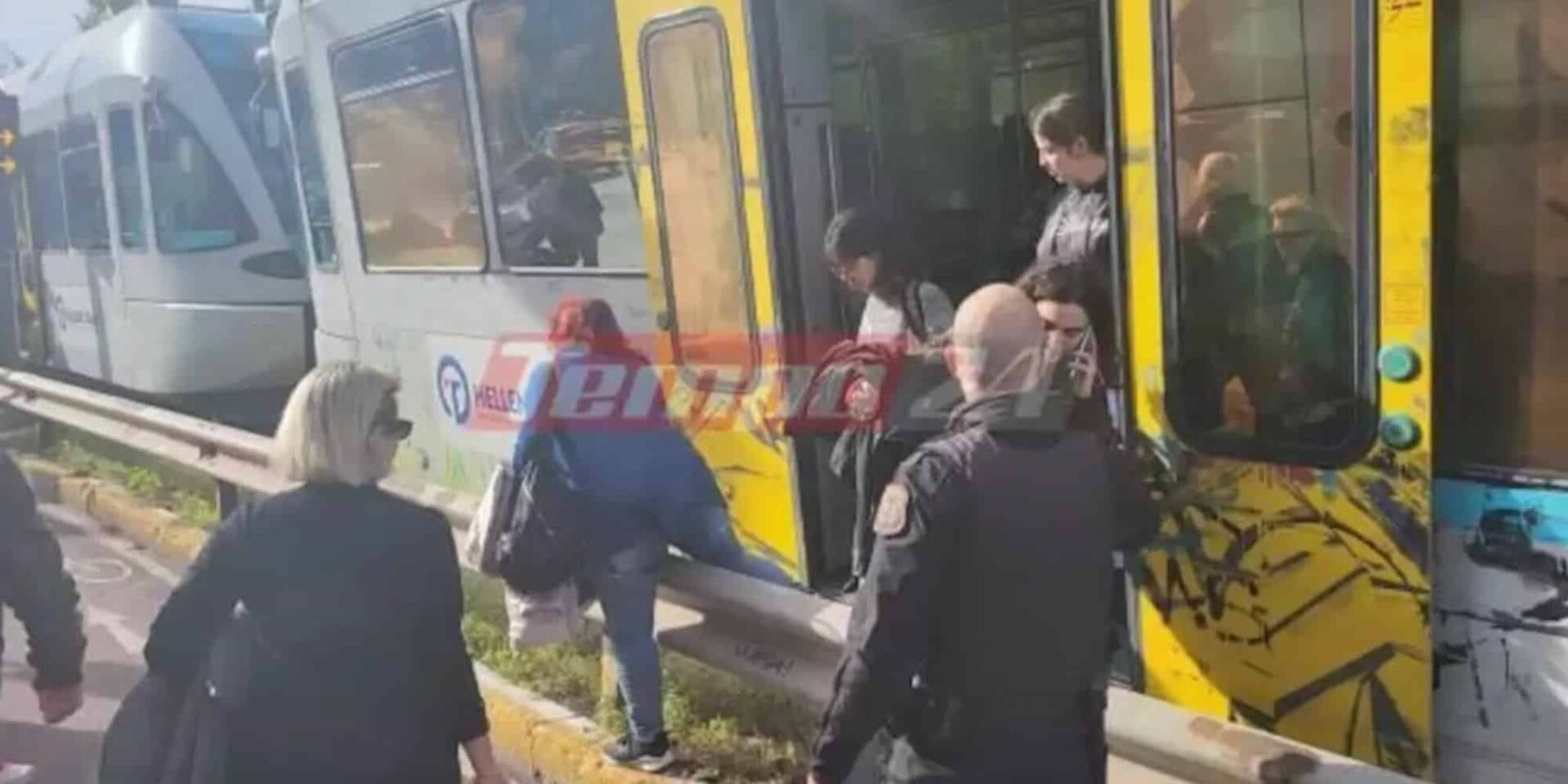 Ο προαστιακός που εκτροχιάστηκε στην Πάτρα