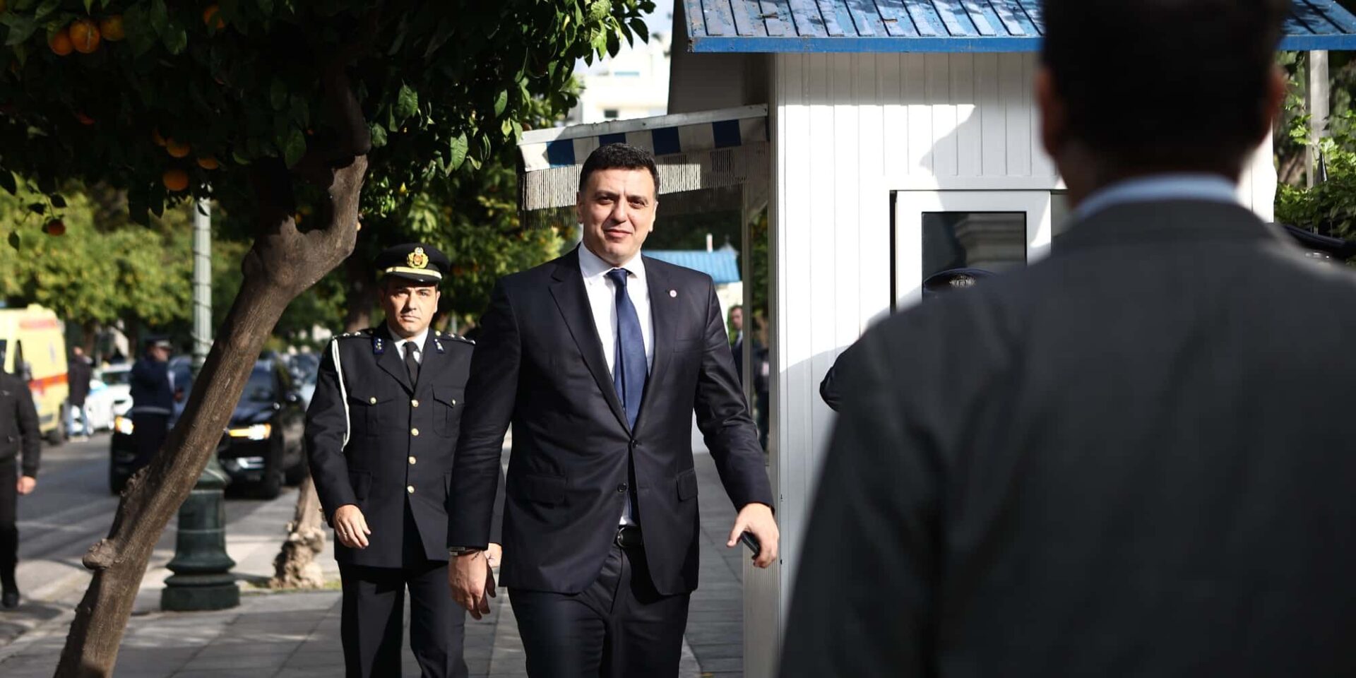 Ο Βασίλης Κικίλιας λίγο πριν το ΚΥΣΕΑ