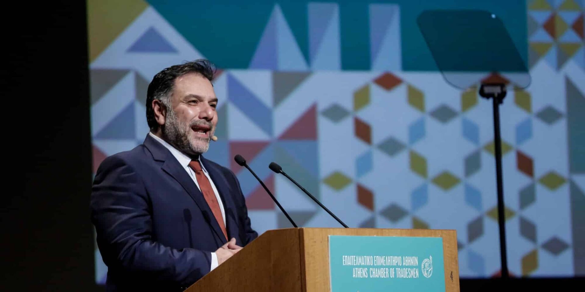 Ο Γρηγόρης Αρναούτογλου